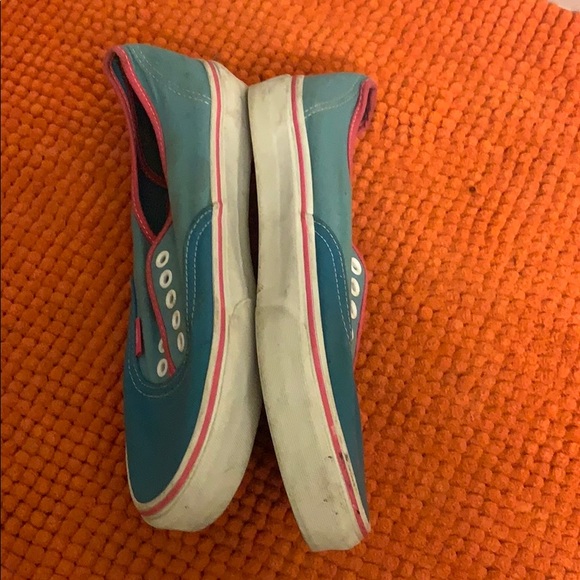 Vans - Picture 3 of 6